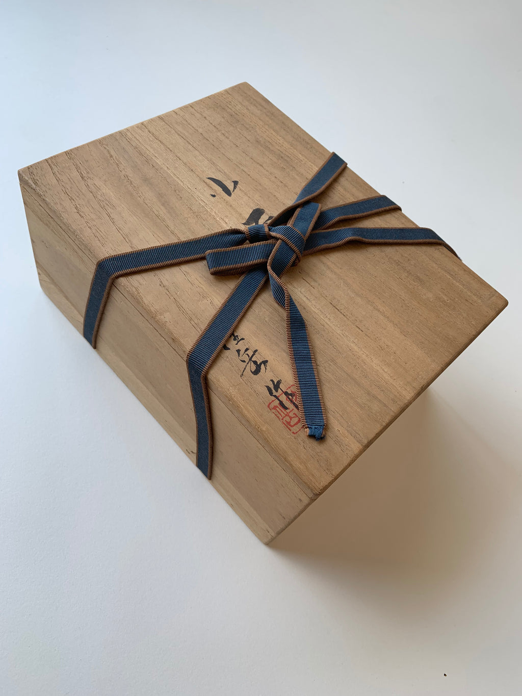 Ko Omote by Ryūgaku  / NOH MASK with Textile Bag and Paulownia box.