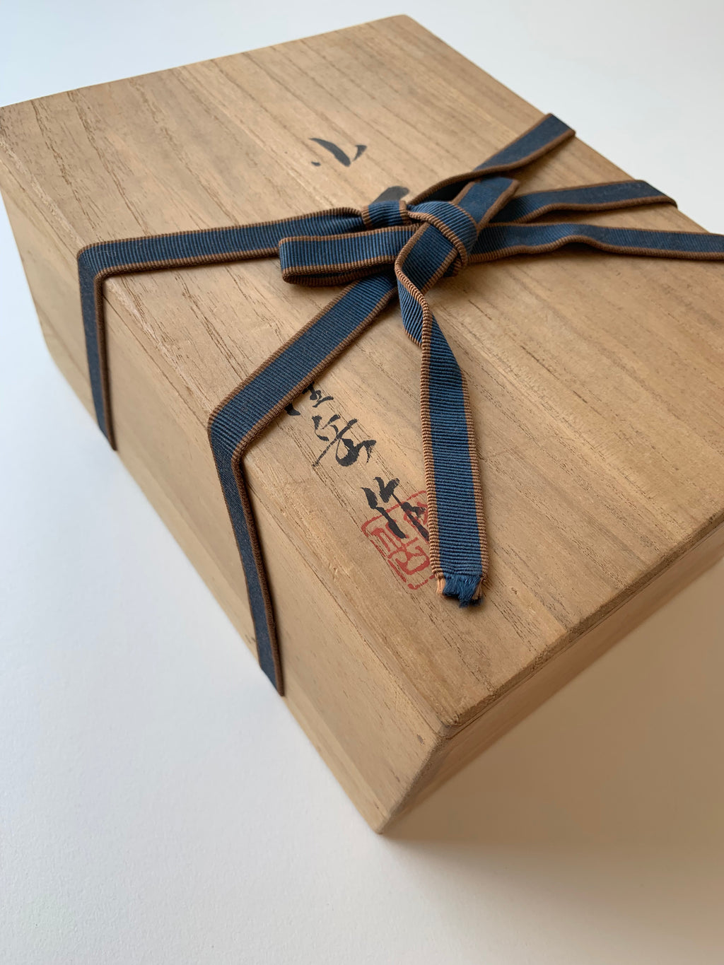 Ko Omote by Ryūgaku  / NOH MASK with Textile Bag and Paulownia box.