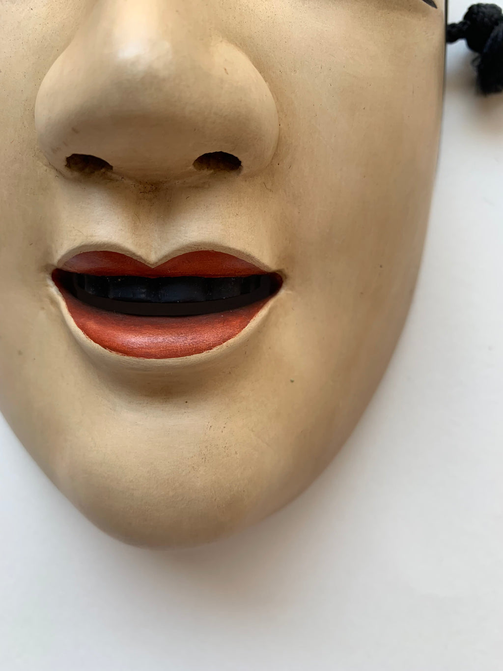 Ko Omote by Ryūgaku  / NOH MASK with Textile Bag and Paulownia box.