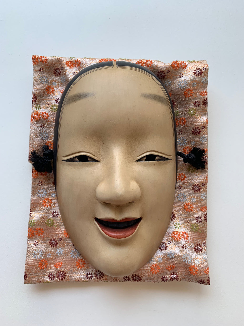 Ko Omote by Ryūgaku  / NOH MASK with Textile Bag and Paulownia box.