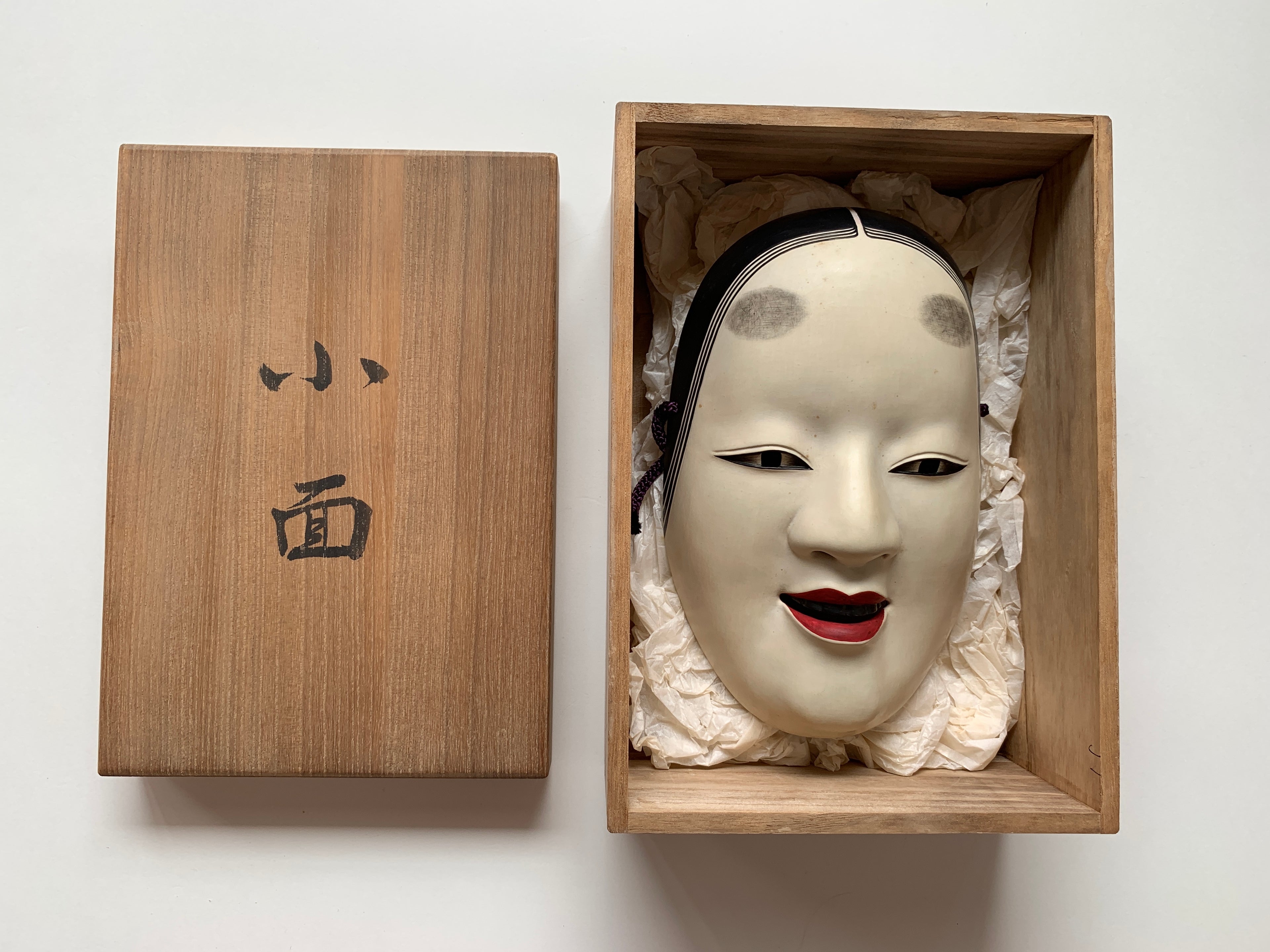 Ko Omote by Gonogomi / Noh Mask with Paulownia box.