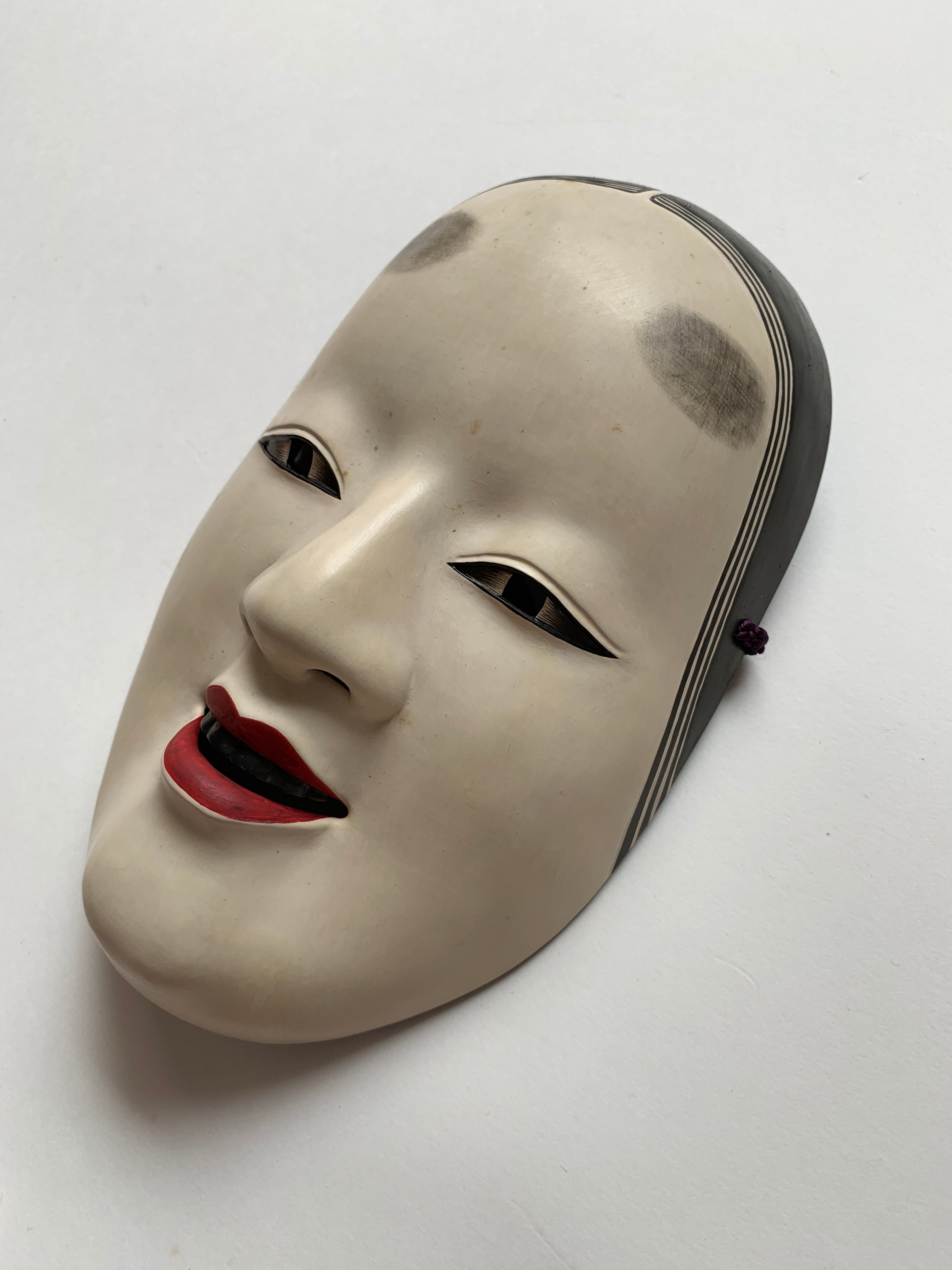 Ko Omote by Gonogomi / Noh Mask with Paulownia box.