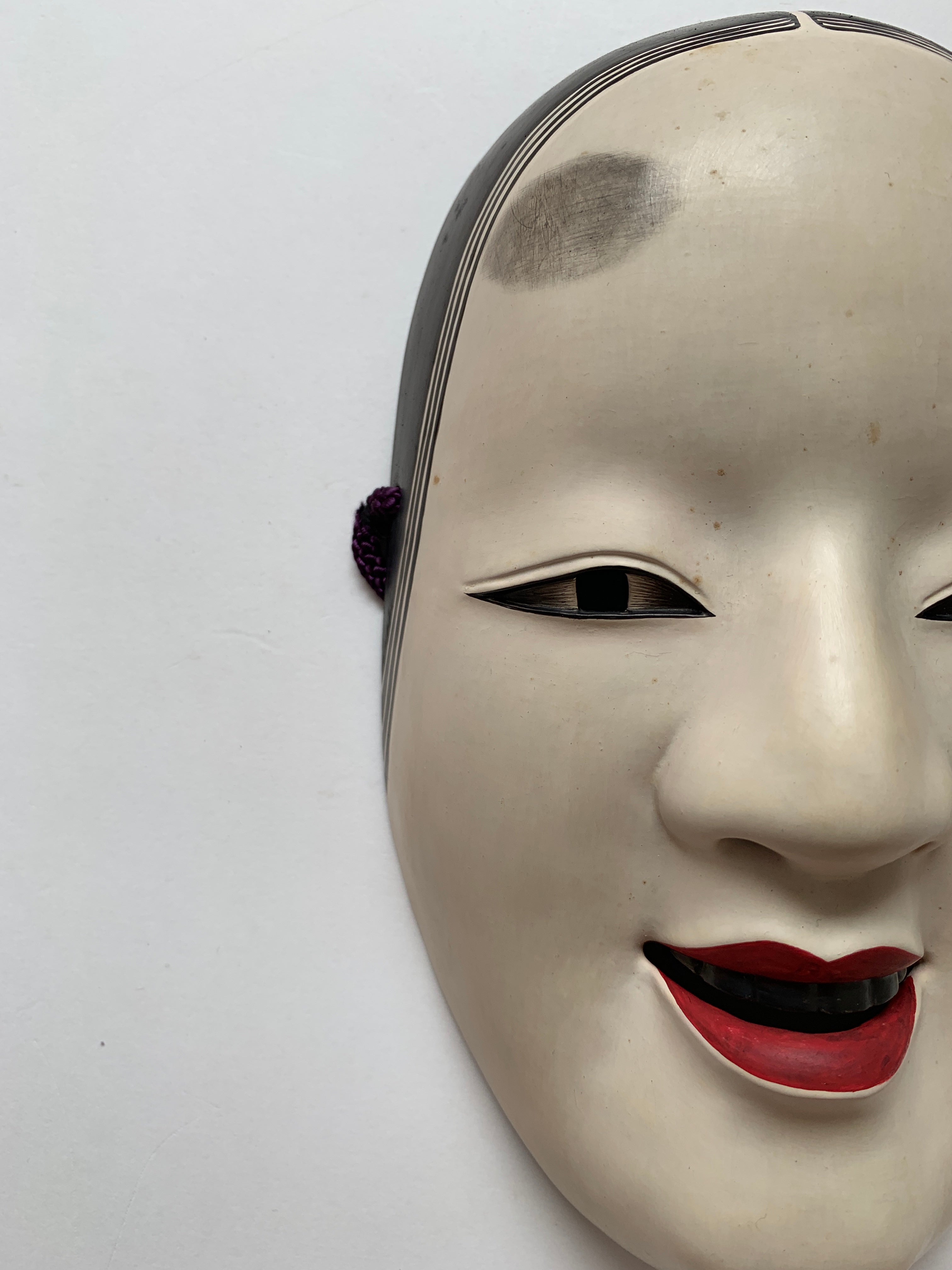 Ko Omote by Gonogomi / Noh Mask with Paulownia box.