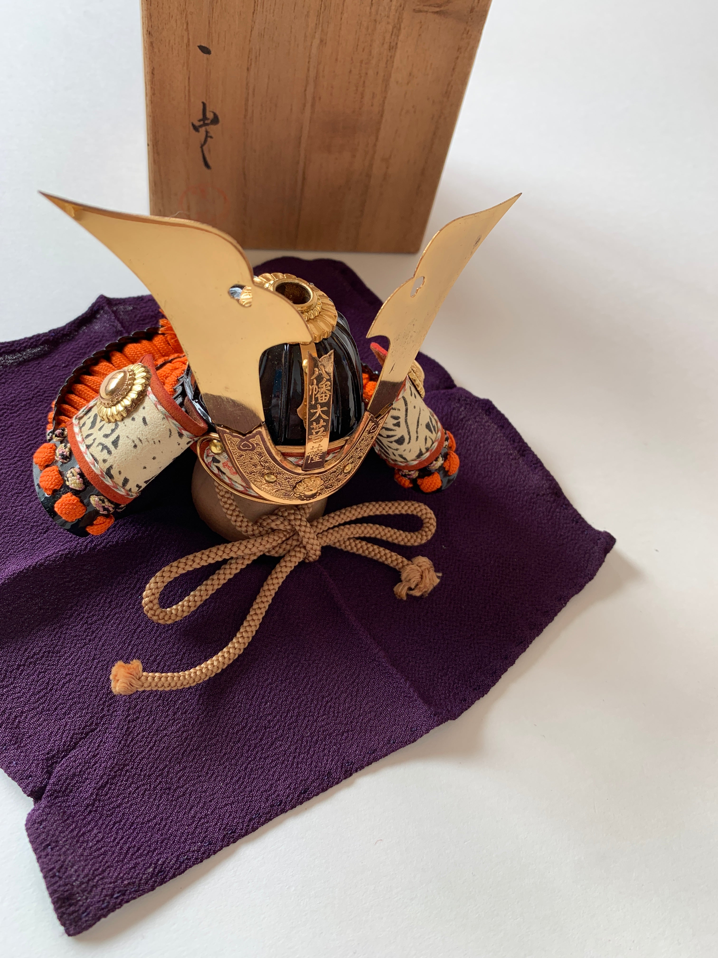 Miniature of Armor of Sanemori Saito (from the 12th century), one of the Sengoku Warlords.  By Icchu Kato, with paulownia box.