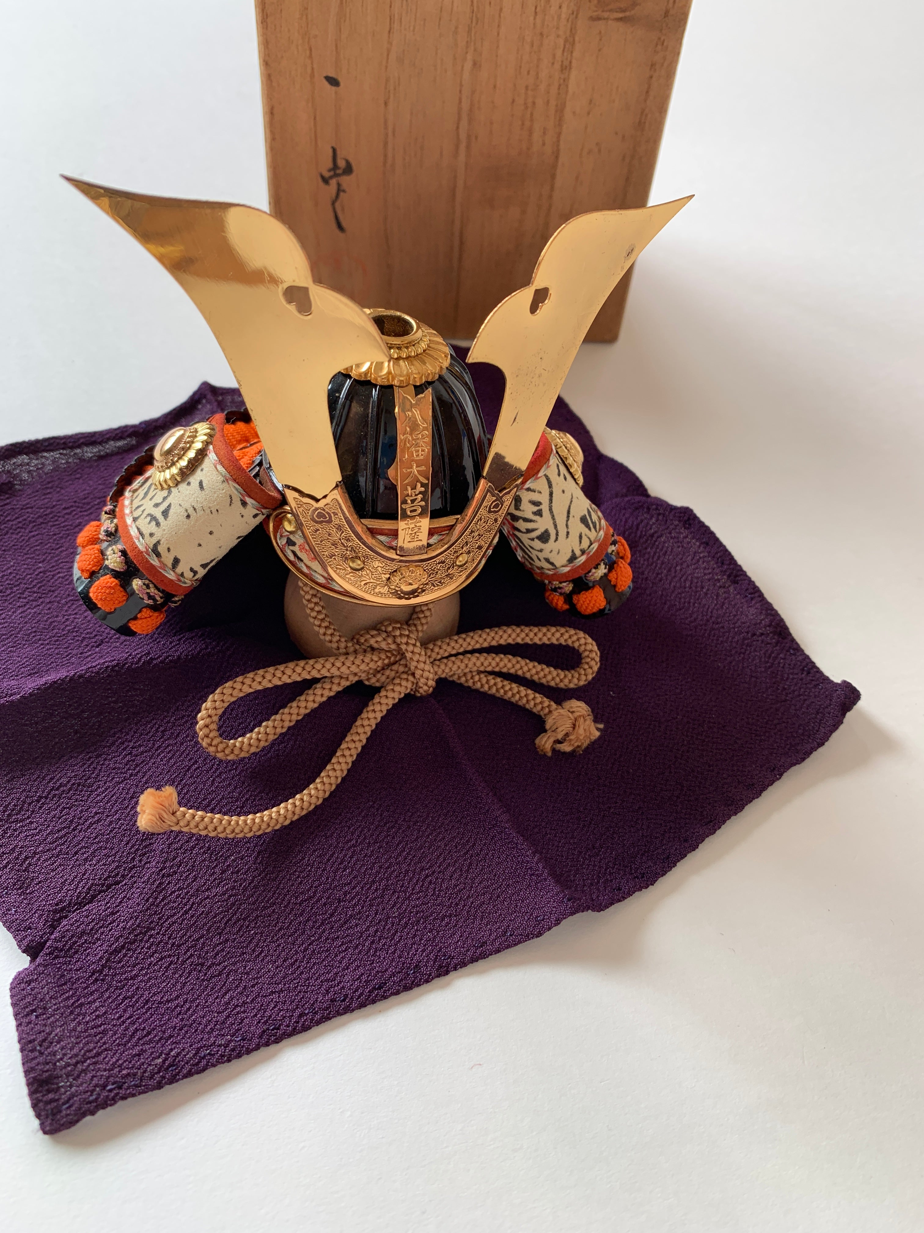 Miniature of Armor of Sanemori Saito (from the 12th century), one of the Sengoku Warlords.  By Icchu Kato, with paulownia box.