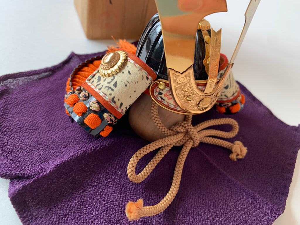 Miniature of Armor of Sanemori Saito (from the 12th century), one of the Sengoku Warlords.  By Icchu Kato, with paulownia box.