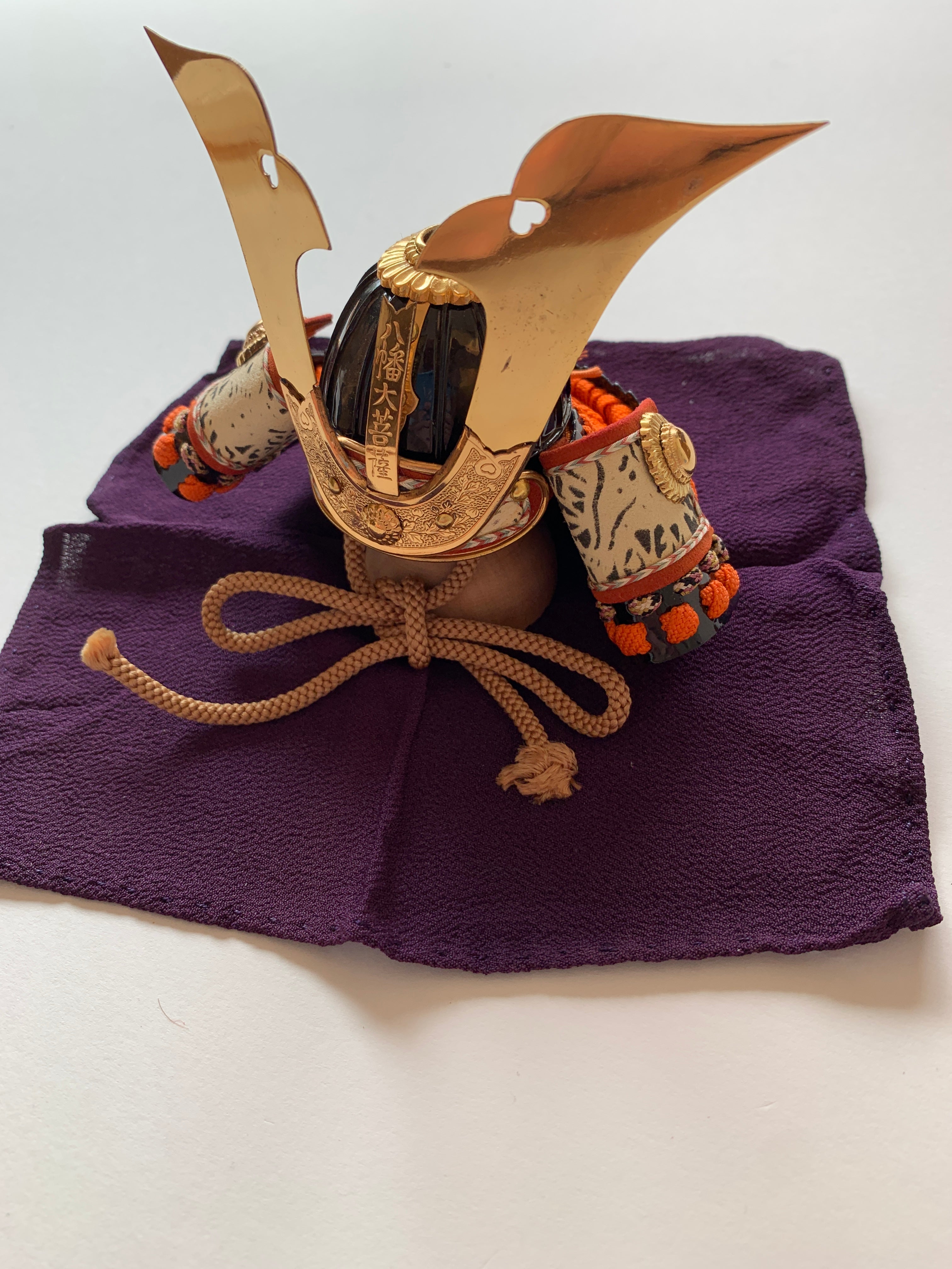 Miniature of Armor of Sanemori Saito (from the 12th century), one of the Sengoku Warlords.  By Icchu Kato, with paulownia box.