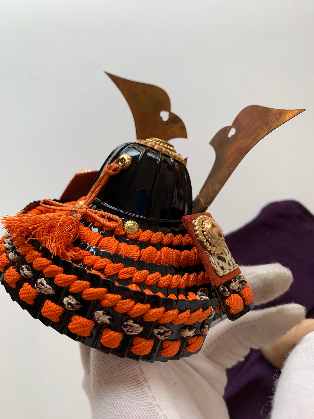 Miniature of Armor of Sanemori Saito (from the 12th century), one of the Sengoku Warlords.  By Icchu Kato, with paulownia box.