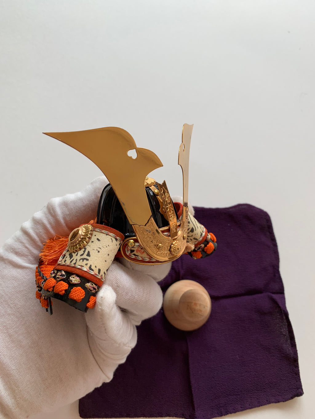 Miniature of Armor of Sanemori Saito (from the 12th century), one of the Sengoku Warlords.  By Icchu Kato, with paulownia box.