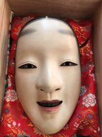 Mask of MAGOJIRO by Masahiko Matsumoto. /(with quilted textile bag and a paulownia box)