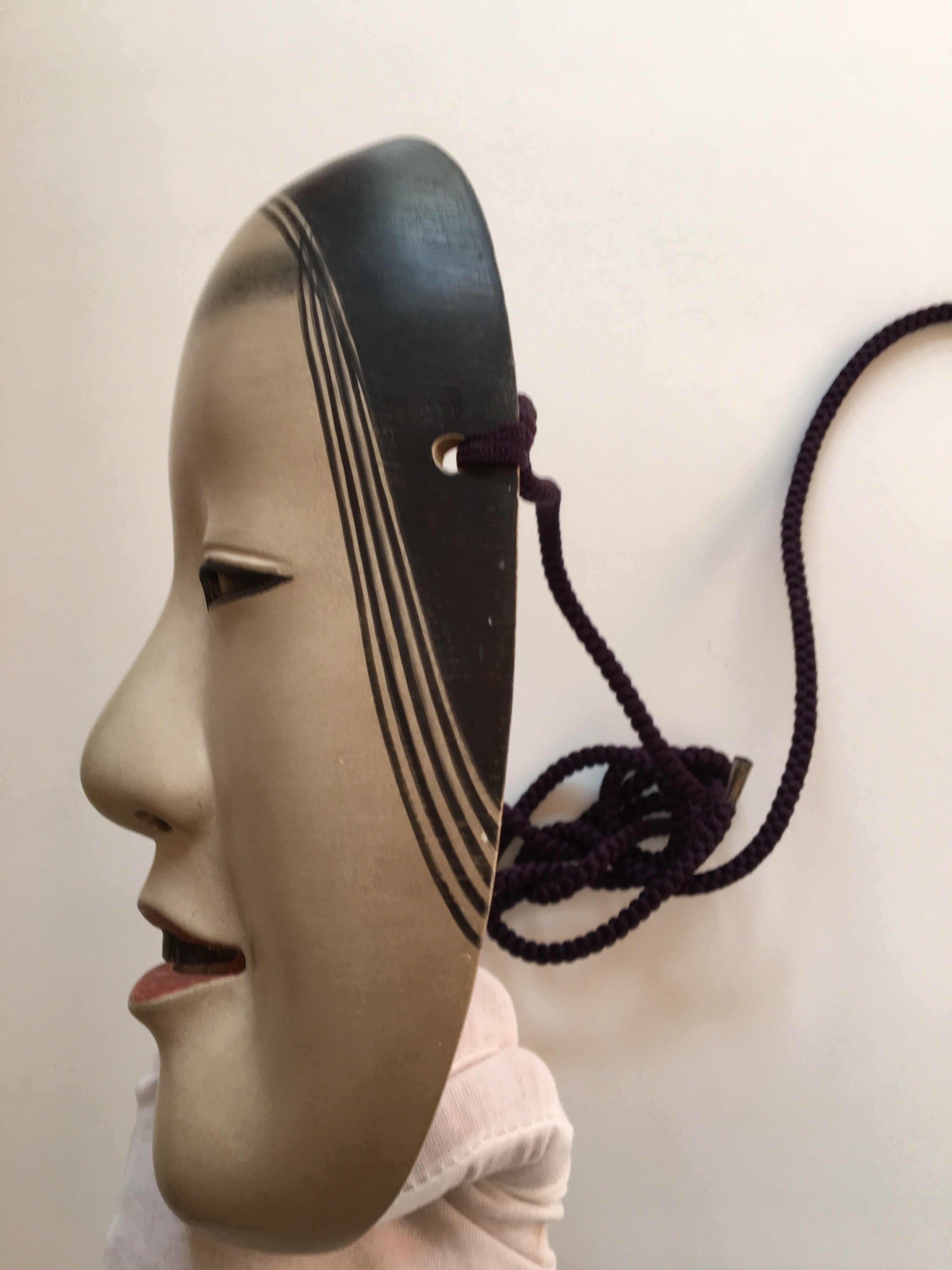 Mask of MAGOJIRO by Masahiko Matsumoto. /(with quilted textile bag and a paulownia box)