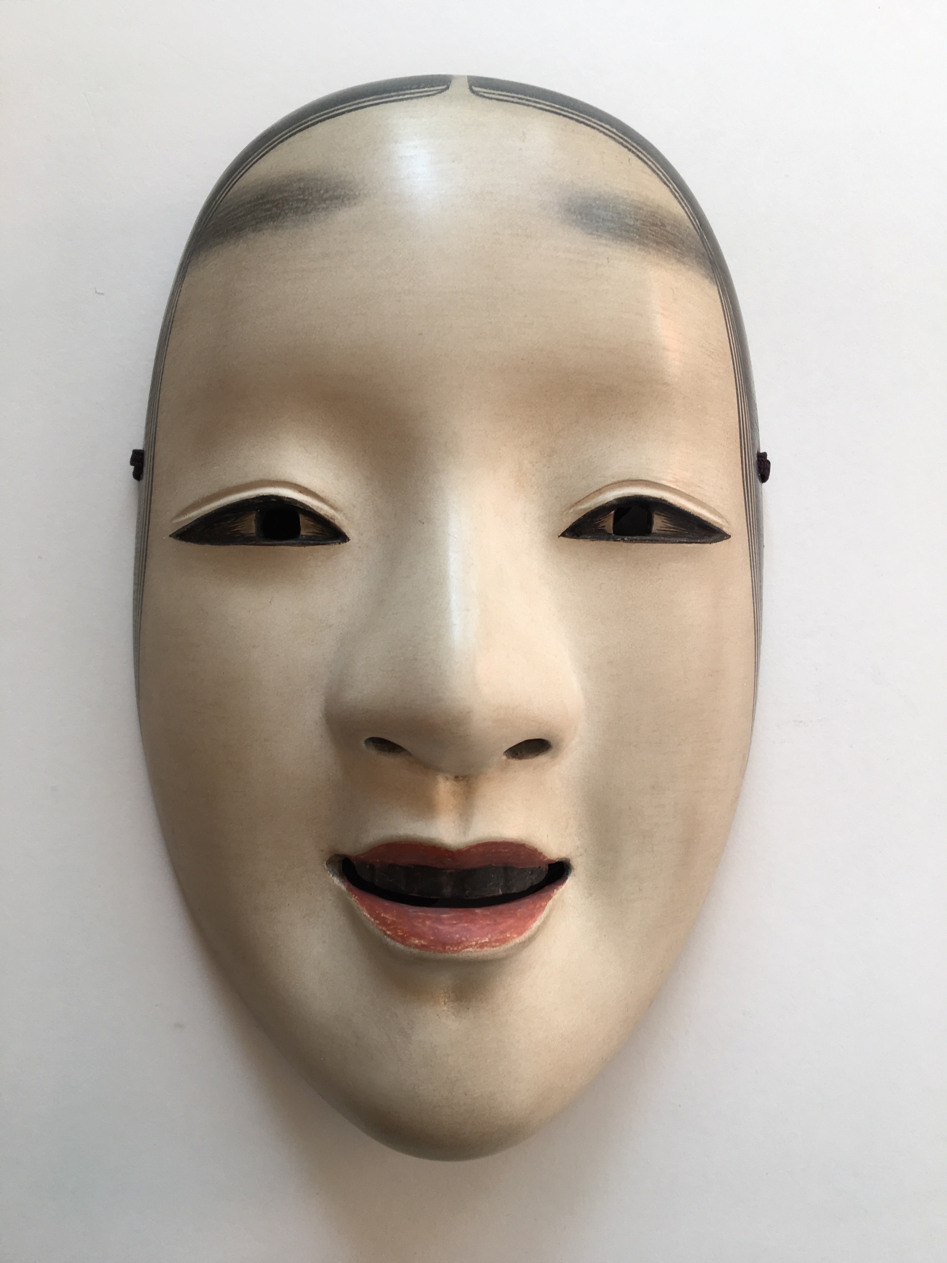 Mask of MAGOJIRO by Masahiko Matsumoto. /(with quilted textile bag and a paulownia box)