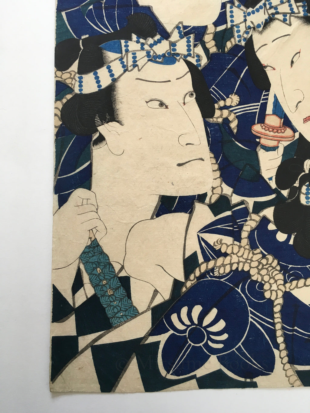 Actor Ichikawa Kuzô III as Tsurugi no Chôzô, Sawamura Tosshô II as Akari Jinzô, and Bandô Mitsugorô VI as Maegami Sakichi