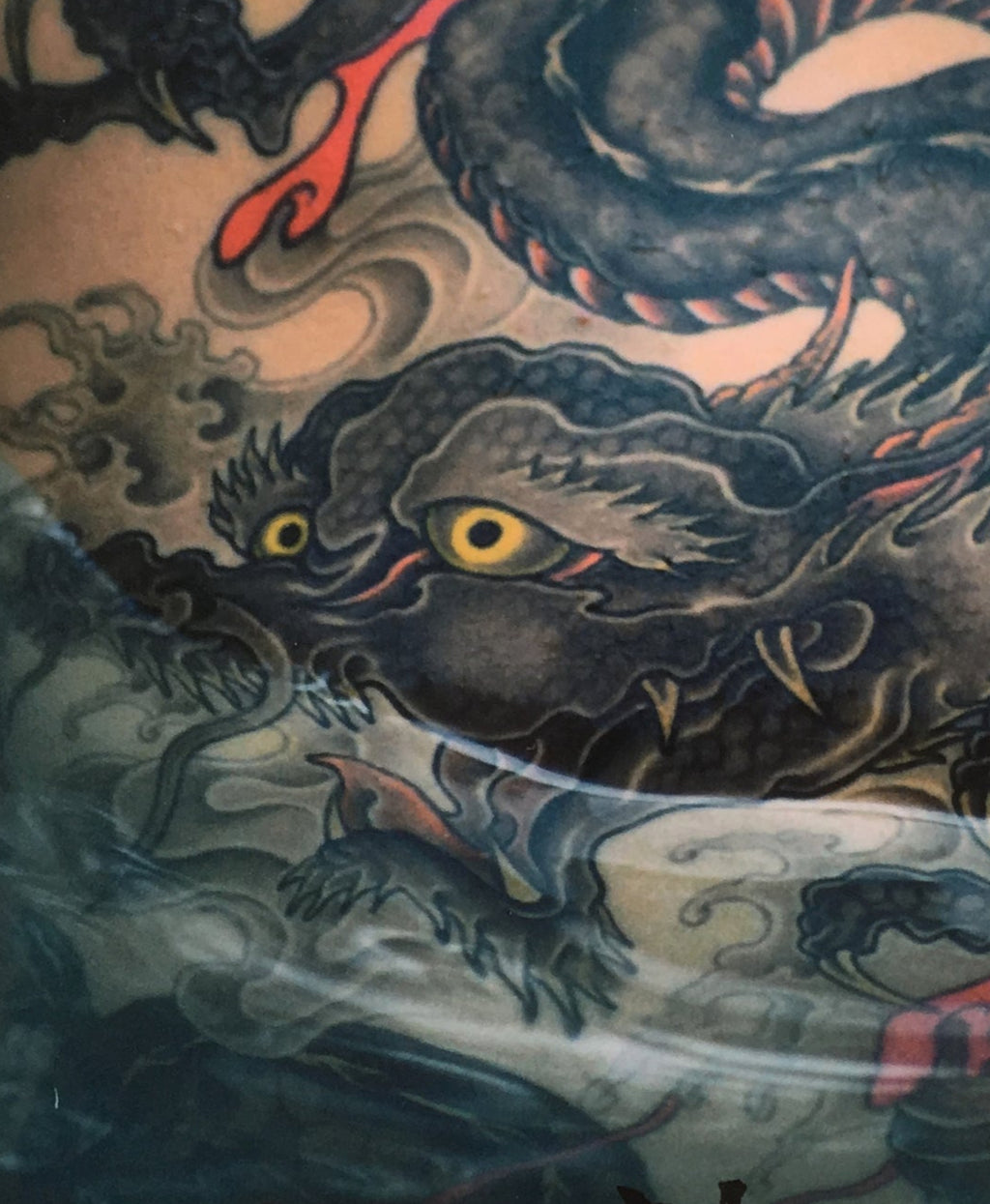 BUNSHIN II Japanese Traditional Tattoo / HORITSUNE II Dragon and Kannon